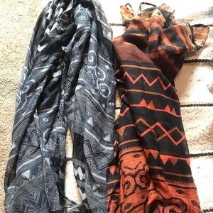 Scarves (set of 2)
